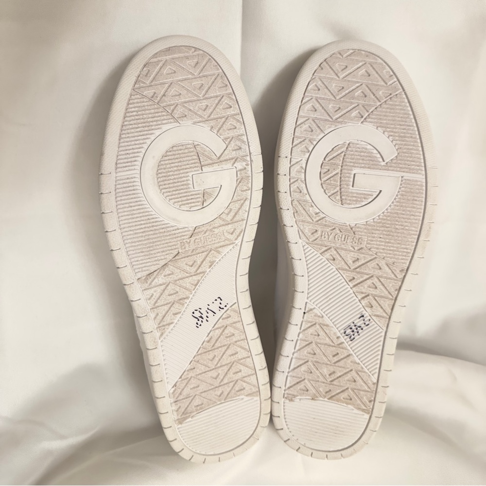G by GUESS White and Gold Low Top Sneakers Women's Size 9 - Picture 10 of 12